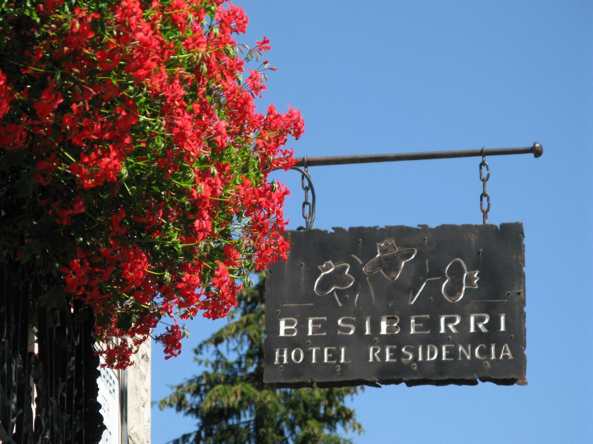 Besiberri Hotel Arties Exterior photo